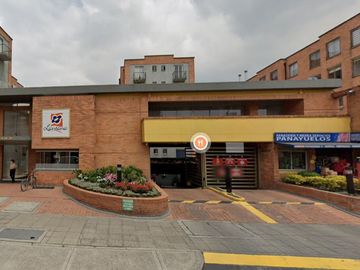 Apartamento en Venta  Hayuelos  74m2, parqueadero cubierto $386.000.000 Documentos al día -Cel.: 321237----
