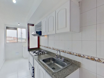 Apartamento en Venta  Hayuelos  74m2, parqueadero cubierto $386.000.000 Documentos al día -Cel.: 321237----