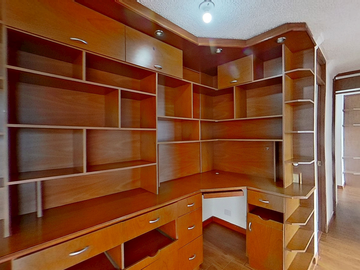 Apartamento en Venta  Hayuelos  74m2, parqueadero cubierto $386.000.000 Documentos al día -Cel.: 321237----