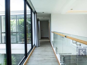 New Luxury Pool Villa, Nordic Style, San Phak, Hang Dong, near Chiang Mai Airport.