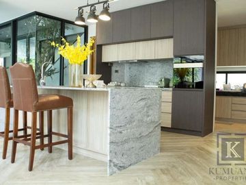 New Luxury Pool Villa, Nordic Style, San Phak, Hang Dong, near Chiang Mai Airport.