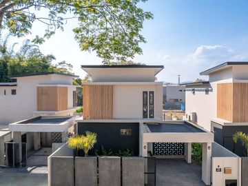 Luxury 3-Bedroom Pool Villa Near Kad Farang, Chiang Mai