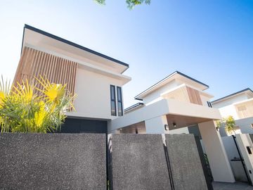 Luxury 3-Bedroom Pool Villa Near Kad Farang, Chiang Mai