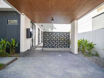 Luxury 3-Bedroom Pool Villa Near Kad Farang, Chiang Mai