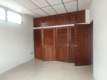 SE VENDE CASA CON 2 DEPARTAMENTOS EN LA SAIBA, SUR DE GUAYAAQUIL