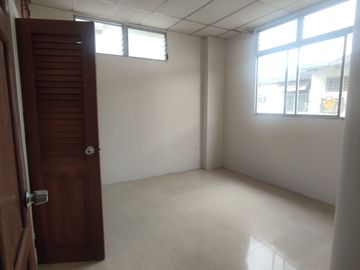 SE VENDE CASA CON 2 DEPARTAMENTOS EN LA SAIBA, SUR DE GUAYAAQUIL