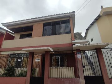 SE VENDE CASA CON 2 DEPARTAMENTOS EN LA SAIBA, SUR DE GUAYAAQUIL