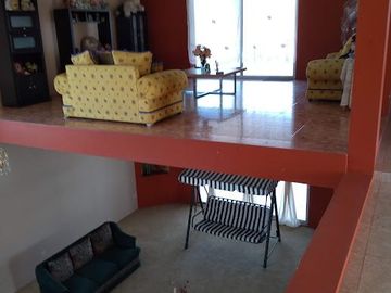 Casa con 4 villas amplio estacionamiento alberca con 4000 m2 en Cuautlancingo