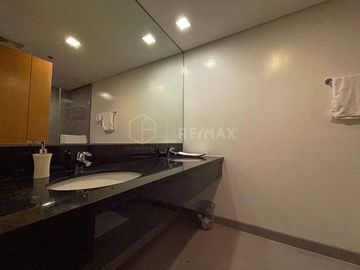 FOR SALE: 3-Bedroom Flat in Park Terraces, Makati - GH