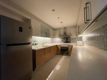 FOR SALE: 3-Bedroom Flat in Park Terraces, Makati - GH