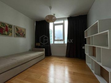 FOR SALE: 3-Bedroom Flat in Park Terraces, Makati - GH