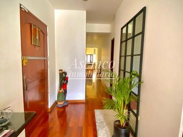 Ocasión!! VENTA DE MODERNO y AMPLIO DEPARTAMENTO EN SURCO CON DOS ESTACIONAMIENTOS