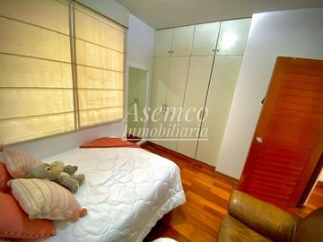 Ocasión!! VENTA DE MODERNO y AMPLIO DEPARTAMENTO EN SURCO CON DOS ESTACIONAMIENTOS