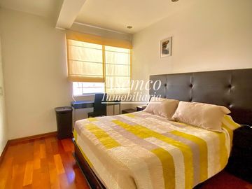 Ocasión!! VENTA DE MODERNO y AMPLIO DEPARTAMENTO EN SURCO CON DOS ESTACIONAMIENTOS