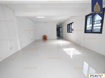 For sale, renovated townhouse, Premruthai Bearing, Samut Prakan, ready to move in