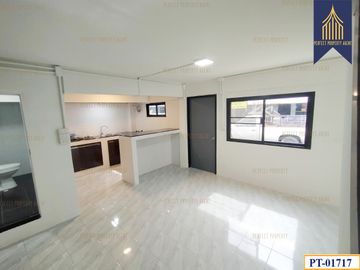 For sale, renovated townhouse, Premruthai Bearing, Samut Prakan, ready to move in