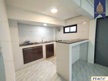 For sale, renovated townhouse, Premruthai Bearing, Samut Prakan, ready to move in