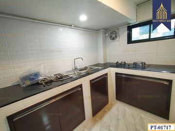 For sale, renovated townhouse, Premruthai Bearing, Samut Prakan, ready to move in