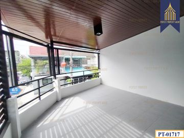 For sale, renovated townhouse, Premruthai Bearing, Samut Prakan, ready to move in