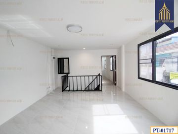 For sale, renovated townhouse, Premruthai Bearing, Samut Prakan, ready to move in