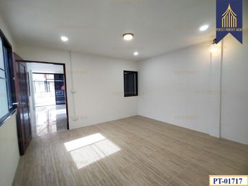 For sale, renovated townhouse, Premruthai Bearing, Samut Prakan, ready to move in