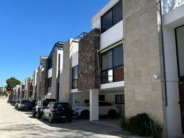 Casa en Santiago Momoxpan - La Carcaña