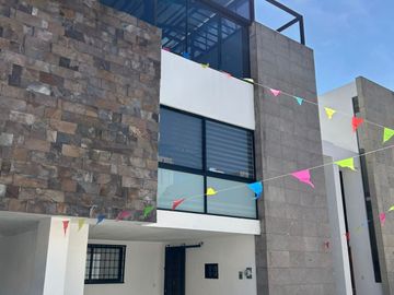 Casa en Santiago Momoxpan - La Carcaña