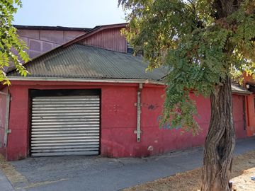 HERMOSA CASA ESQUINA CON LOCAL COMERCIAL EN QUINTA NORMAL