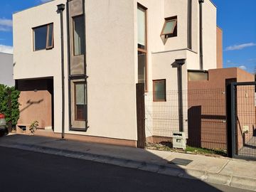 Hermosa Casa De 2 Pisos Quillota