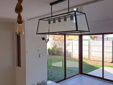 Hermosa Casa De 2 Pisos Quillota