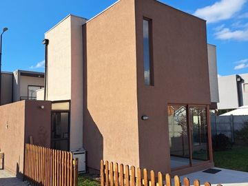Hermosa Casa De 2 Pisos Quillota