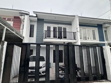 Rumah Full Furnished di Green Mansion Regency Lontar Surabaya Barat
