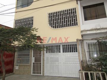 Oportunidad Para Cerrar Este Mes! Se Vende Amplio Departamento Con Las 3 B En Las Terrazas De Villa, Frente A Los Pantanos De Villa.