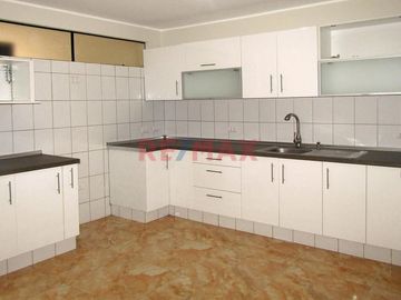 Oportunidad Para Cerrar Este Mes! Se Vende Amplio Departamento Con Las 3 B En Las Terrazas De Villa, Frente A Los Pantanos De Villa.
