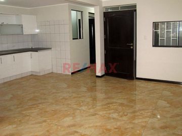 Oportunidad Para Cerrar Este Mes! Se Vende Amplio Departamento Con Las 3 B En Las Terrazas De Villa, Frente A Los Pantanos De Villa.