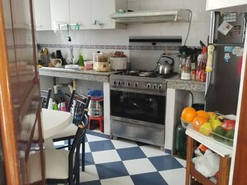 Venta de Hermosa Casa frente al Parque en los Cedros