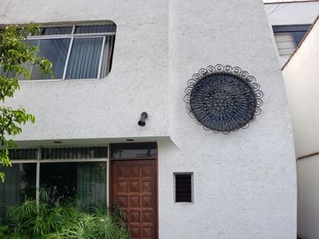 Vendo Casa en Calle San Luis cuadra 2, Urb. Centro Comercial Monterrico, Santiago de Surco