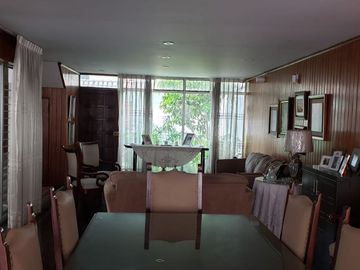 Vendo Casa en Calle San Luis cuadra 2, Urb. Centro Comercial Monterrico, Santiago de Surco