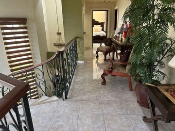 !HERMOSA RESIDENCIA DE DOS PLANTAS EN ESQUINA ZONA DORADA DE TAMPICO!!