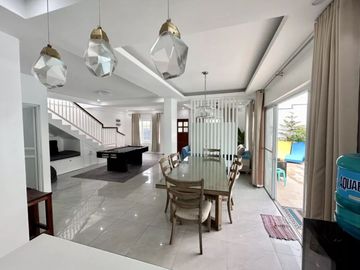 Tagaytay 4 Bedroom House and Lot For Sale with swimming pool