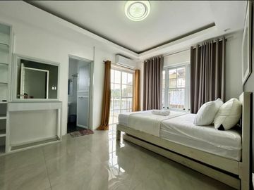 Tagaytay 4 Bedroom House and Lot For Sale with swimming pool