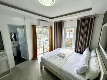 Tagaytay 4 Bedroom House and Lot For Sale with swimming pool