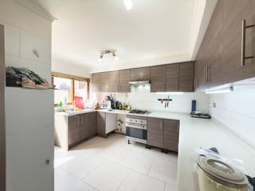 Casa fuera de condominio en Lomas san Sebastián