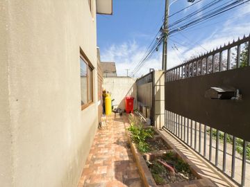 Casa fuera de condominio en Lomas san Sebastián