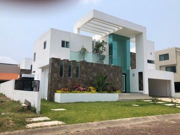 PRECIOSA RESIDENCIA EN FRACC. LAGUNAS DE MIRALTA ALTAMIRA TAM.