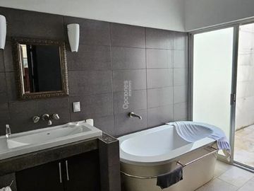 Casa en Venta, Fracc. Bosques, Morelia, Mich.