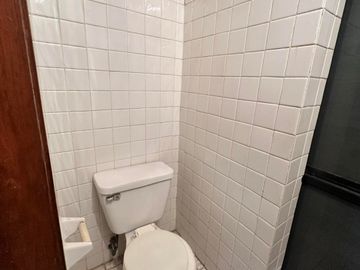 CASA IDEAL PARA NEGOCIO SOBRE AVENIDA PRINCIPAL en Colonia San Martín de las Pirámides, Estado de México