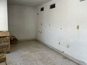 CASA IDEAL PARA NEGOCIO SOBRE AVENIDA PRINCIPAL en Colonia San Martín de las Pirámides, Estado de México