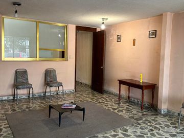 CASA IDEAL PARA NEGOCIO SOBRE AVENIDA PRINCIPAL en Colonia San Martín de las Pirámides, Estado de México