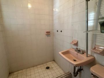 CASA IDEAL PARA NEGOCIO SOBRE AVENIDA PRINCIPAL en Colonia San Martín de las Pirámides, Estado de México